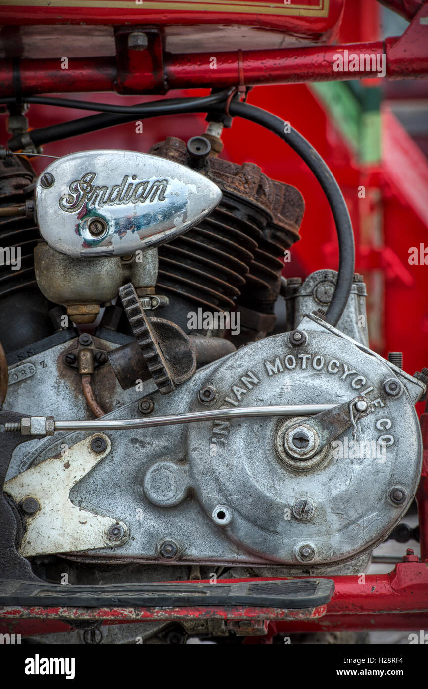 Oldtimer Indian Motorradmotor. Klassische amerikanische Motorrad. Fahrrad auf Wall of Death Show verwendet Stockfoto