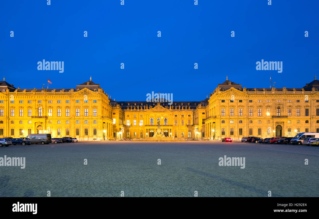 Würzburger Residenz, geschlossene Barockensemble, Das Sich Zur Stadt Hin Mit Einem Ehrenhof Öffnet. Fernsehumsetzer Sitz der Würzbur Stockfoto