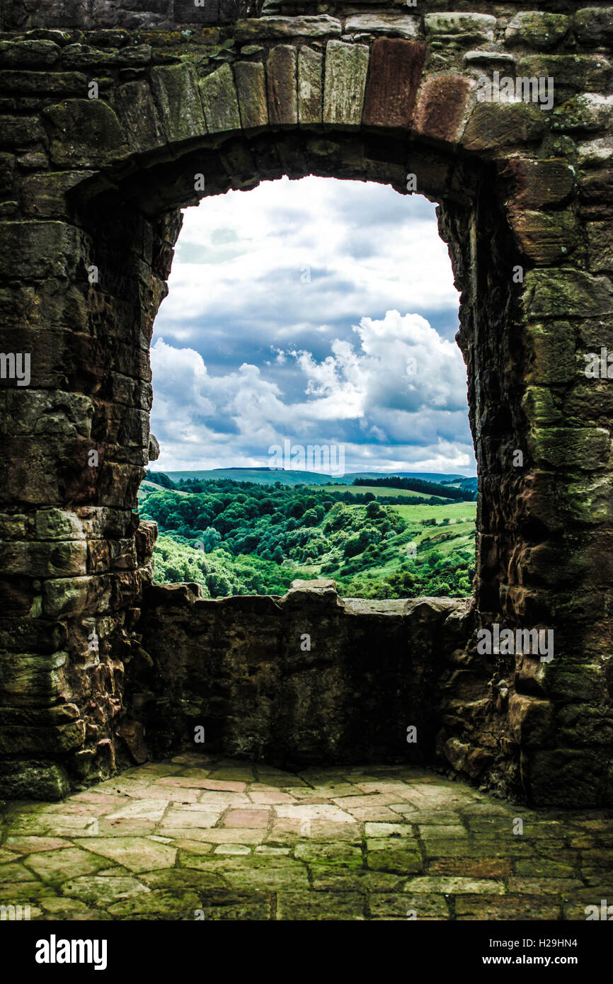 Ein Blick nach draußen Crichton Burg. Stockfoto