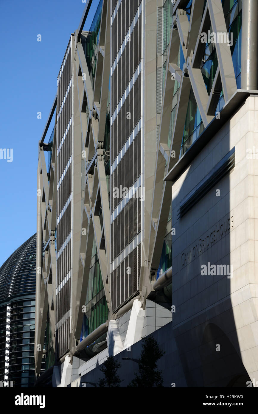 Detail der Fassade des Cannon Bridge Place, London. Stockfoto