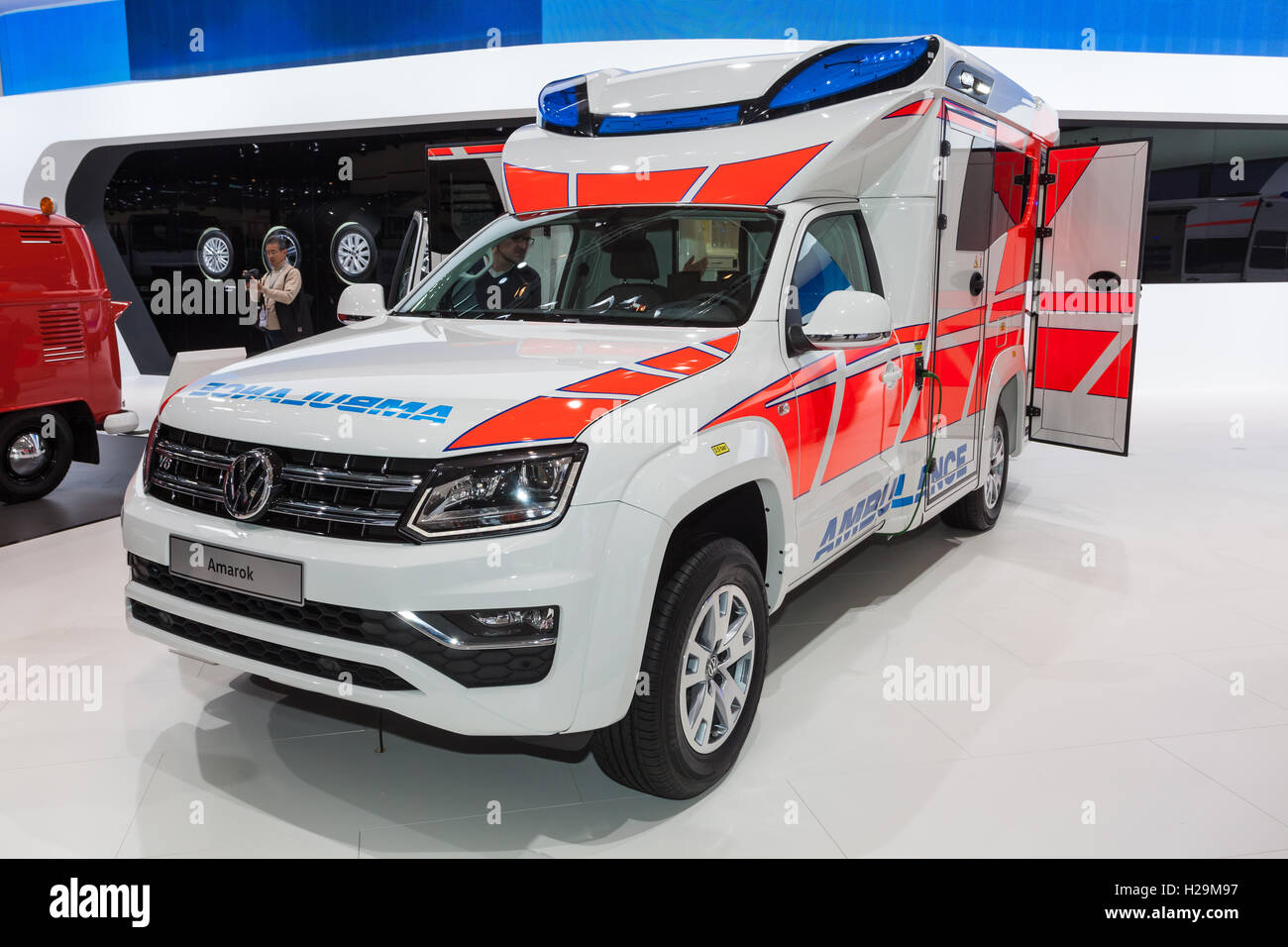 Neue Volkswagen Amarok Krankenwagen Stockfoto
