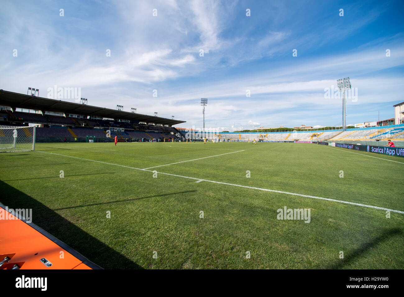 Pisa, Italien. 24. Sep, 2016. Stadio Arena Garibaldi-Romeo Anconetani Football/Soccer: eine allgemeine Ansicht innerhalb der Arena Garibaldi - Stadio Romeo Anconetani während der italienische "Serie B" match zwischen Pisa 2-1 Ascoli in Pisa, Italien. © Maurizio Borsari/AFLO/Alamy Live-Nachrichten Stockfoto