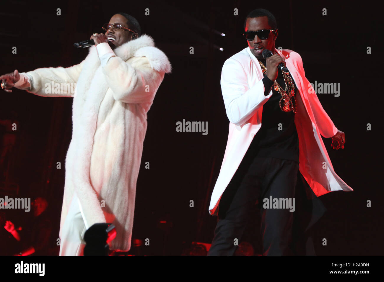 NEWARK, NJ - 25 SEPTEMBER: Mase Diddy durchführen und bei der Bad Boy Family Reunion-Konzert im The Prudential Center in Newark, New Jersey am 25. September 2016. Bildnachweis: Walik Goshorn/MediaPunch Stockfoto