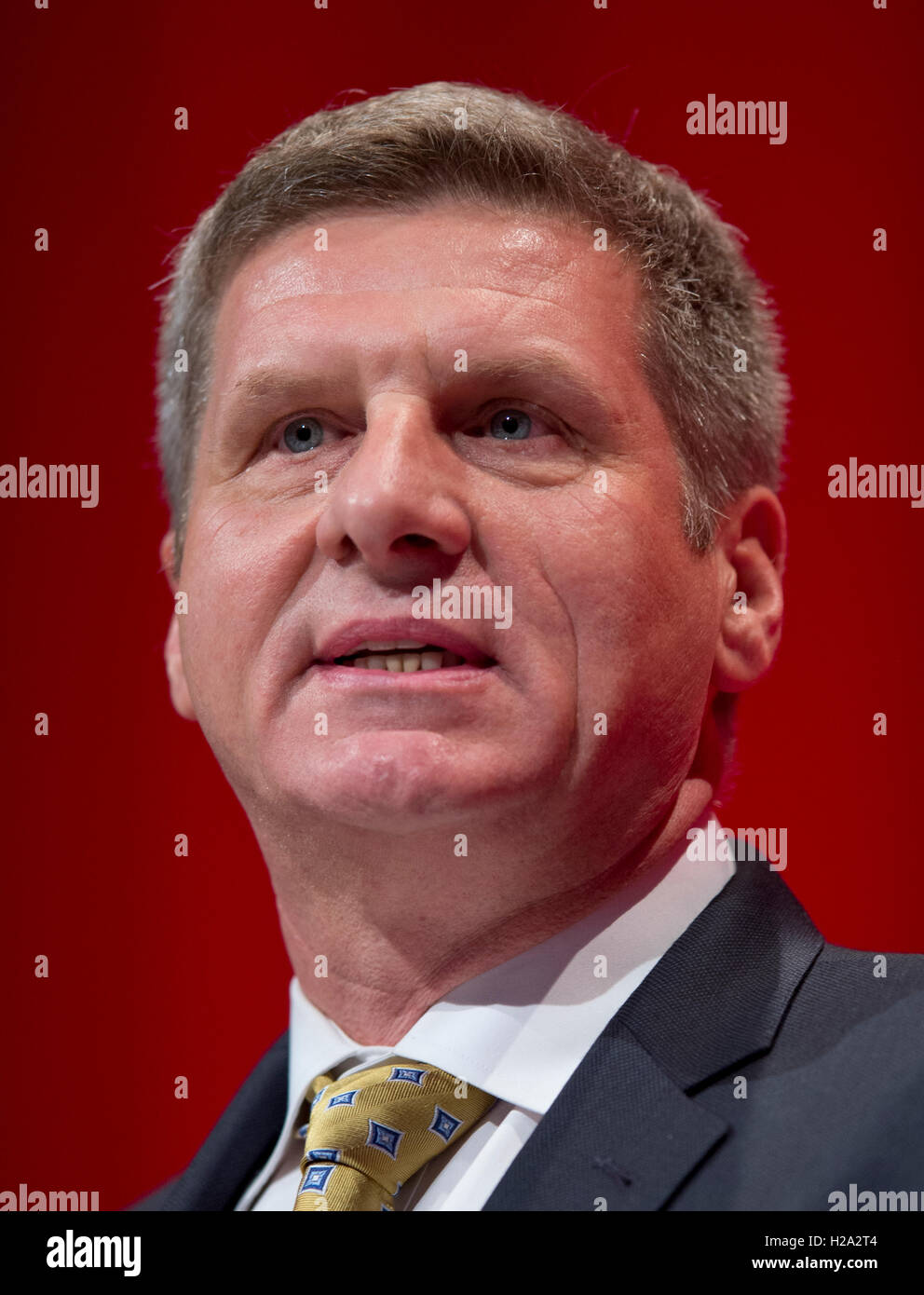 Liverpool, Vereinigtes Königreich. 26. September 2016. Scott Courtney, Executive Vice-President der Service Mitarbeiter International Union SEIU spricht am zweiten Tag des Labour-Parteitag in Liverpool. Bildnachweis: Russell Hart/Alamy Live-Nachrichten. Stockfoto