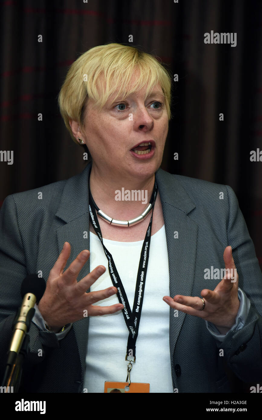 Liverpool, Vereinigtes Königreich. 26. September 2016. Angela Eagle MP Wallasey, sprechen während der Labour Party verleihen Liverpool Kredit: Della Batchelor/Alamy Live News Stockfoto