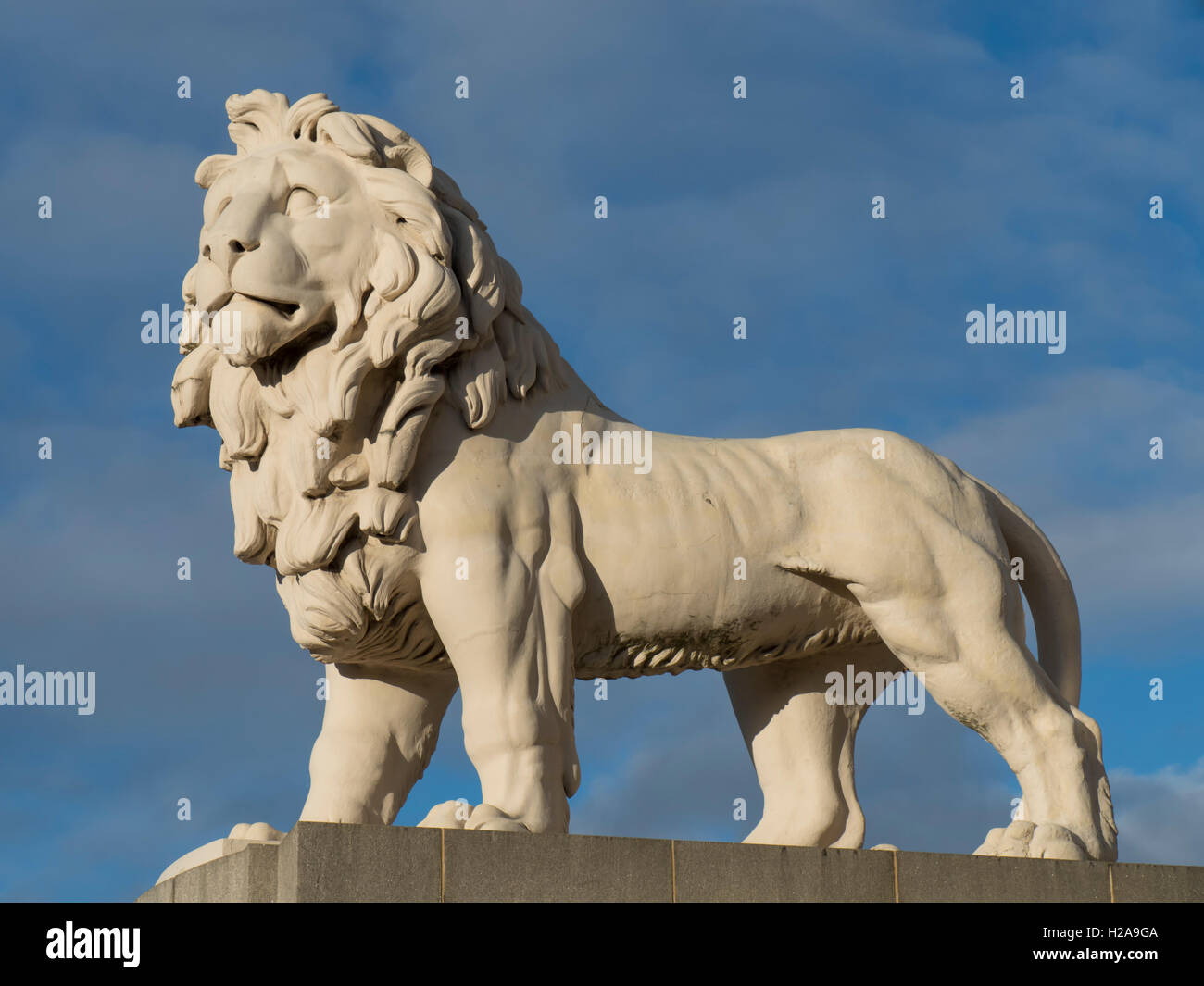 Europa, Großbritannien, England, London, weiße Löwenstatue Stockfoto