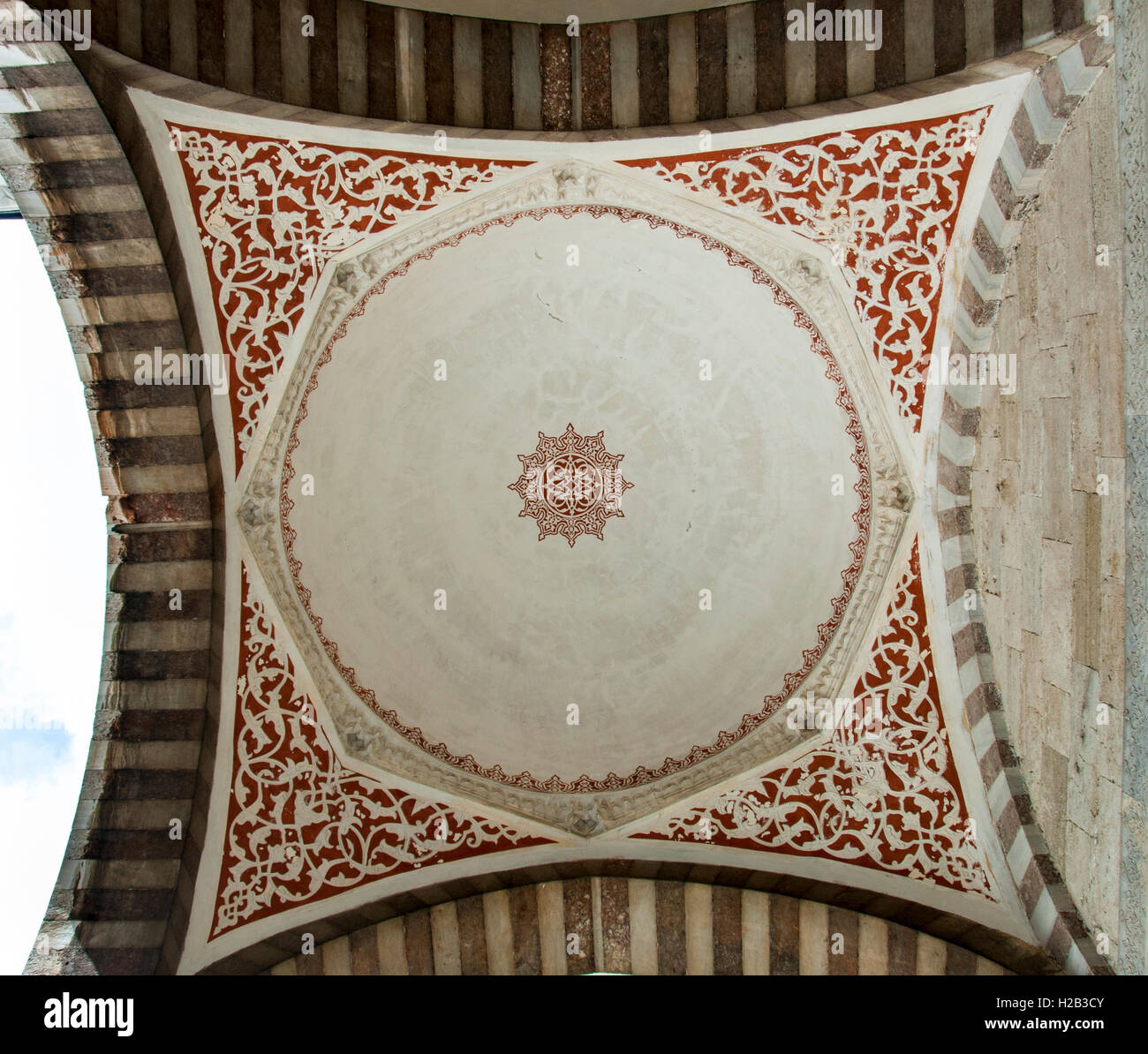 Gewölbte Decke auf die blaue Moschee, Istanbul, Türkei Stockfoto