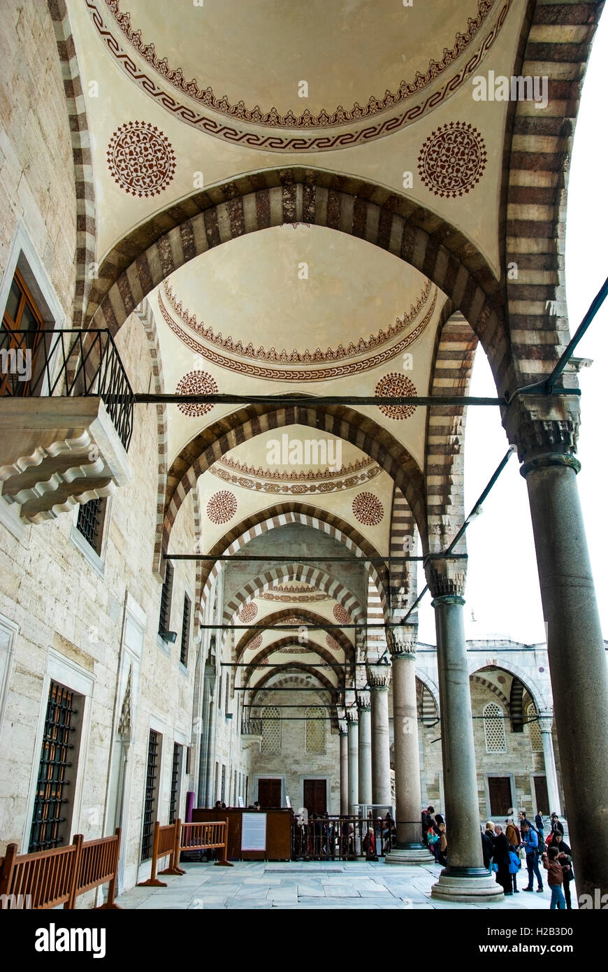 Gewölbte Decke auf die blaue Moschee, Istanbul, Türkei Stockfoto