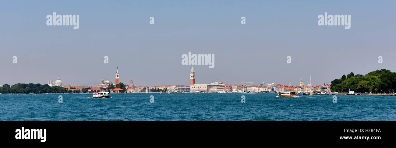 Lagune von Venedig und Stadt, vom Lido di Venezia, Venedig, Venetien, Italien gesehen Stockfoto