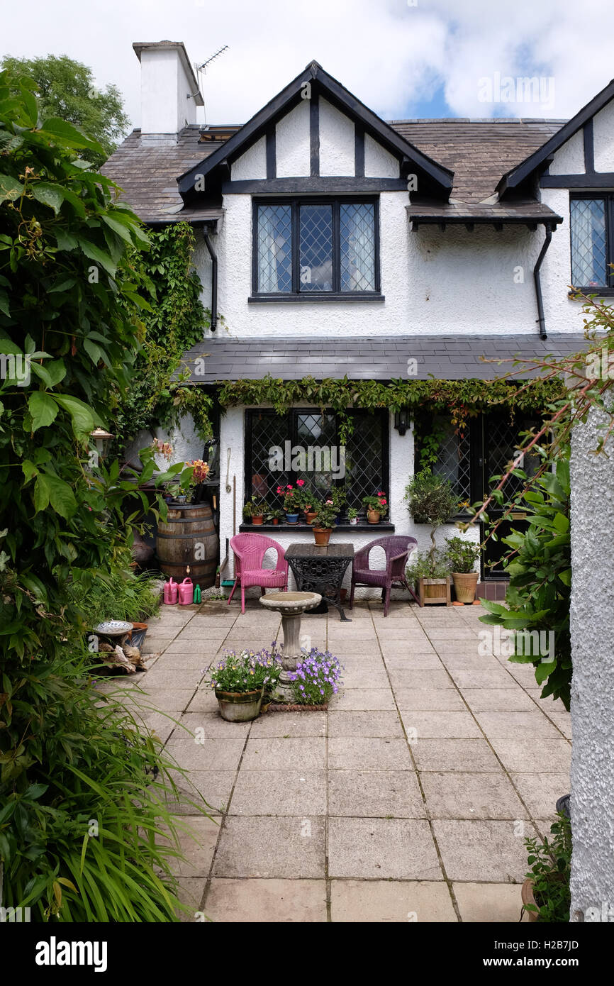 Traditionelles Ferienhaus mit Garten, Pentyrch, Cardiff, Wales, UK Stockfoto