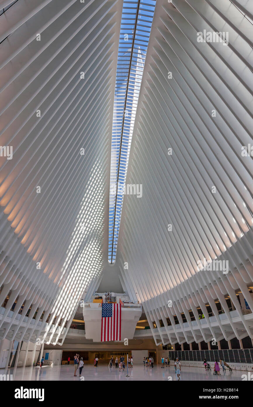 Innenansicht des Zentrums und Freiheit Tower World Trade Center Transport Transit-Drehscheibe. Stockfoto