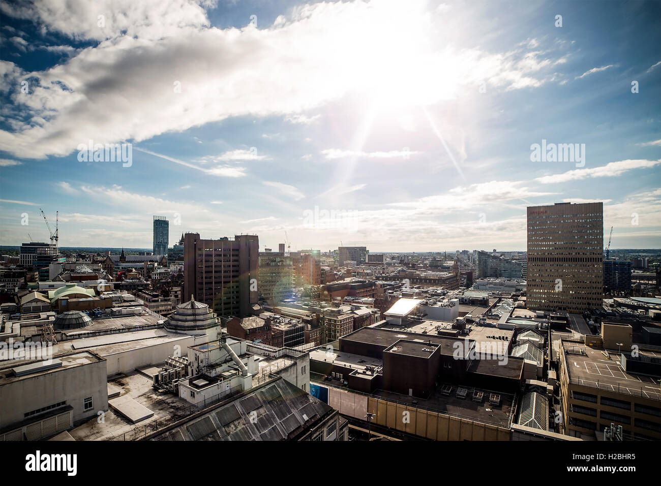 Manchester City Skyline schießen in die Sonne Stockfoto