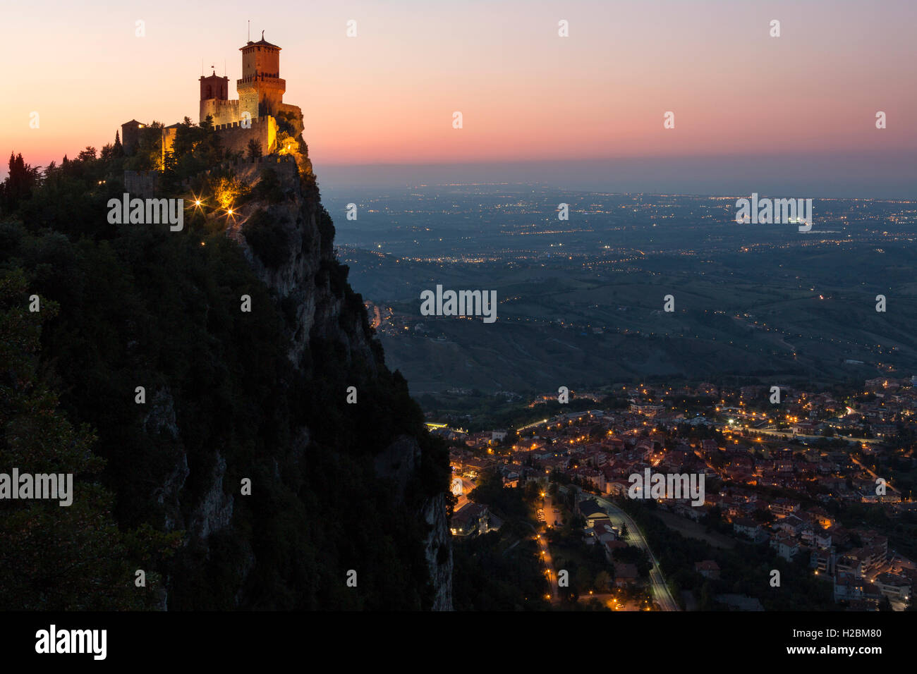 Die Festung von Guaita auf Monte Titano in San Marino. Die Republik von San Marino ist ein Fraktionen Microstate von Italien umgeben. Stockfoto