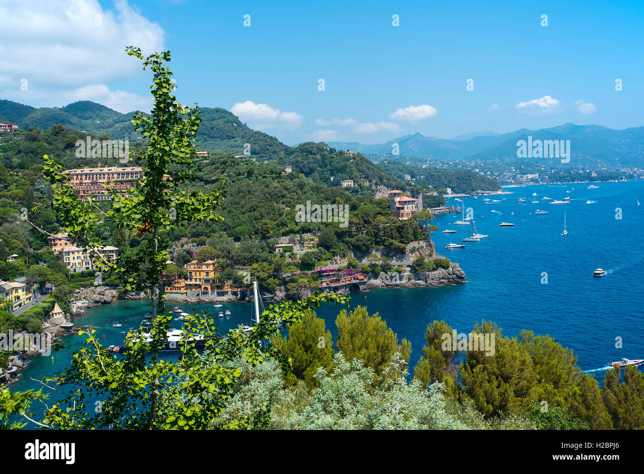 Den schönen Hafen und Dorf Portofino an der italienischen Riviera in Ligurien Italien Stockfoto