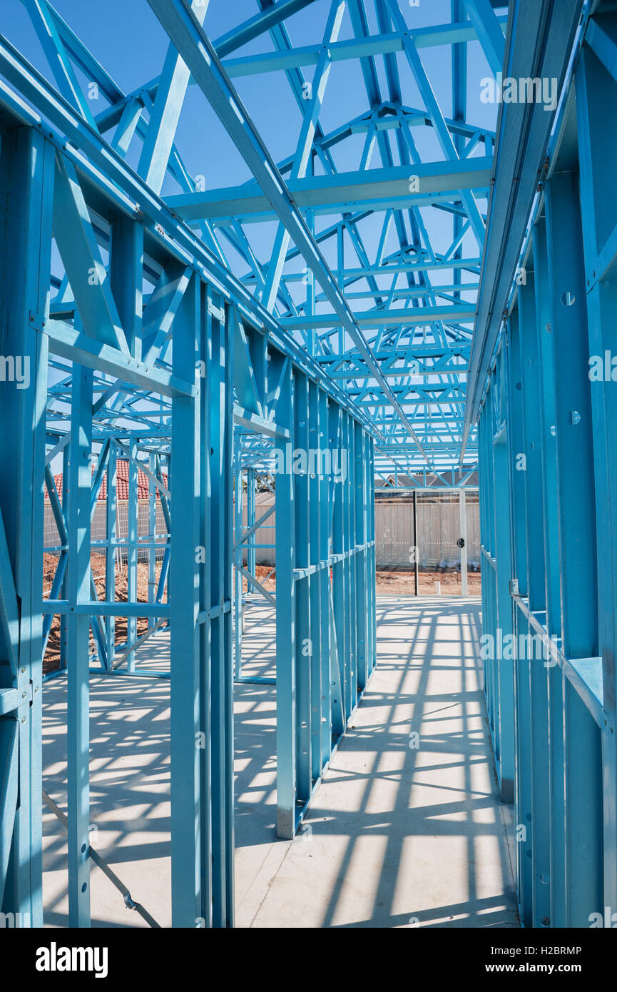 Neuen Wohnungsbau nach Hause Metallrahmen. Fragment Stockfoto