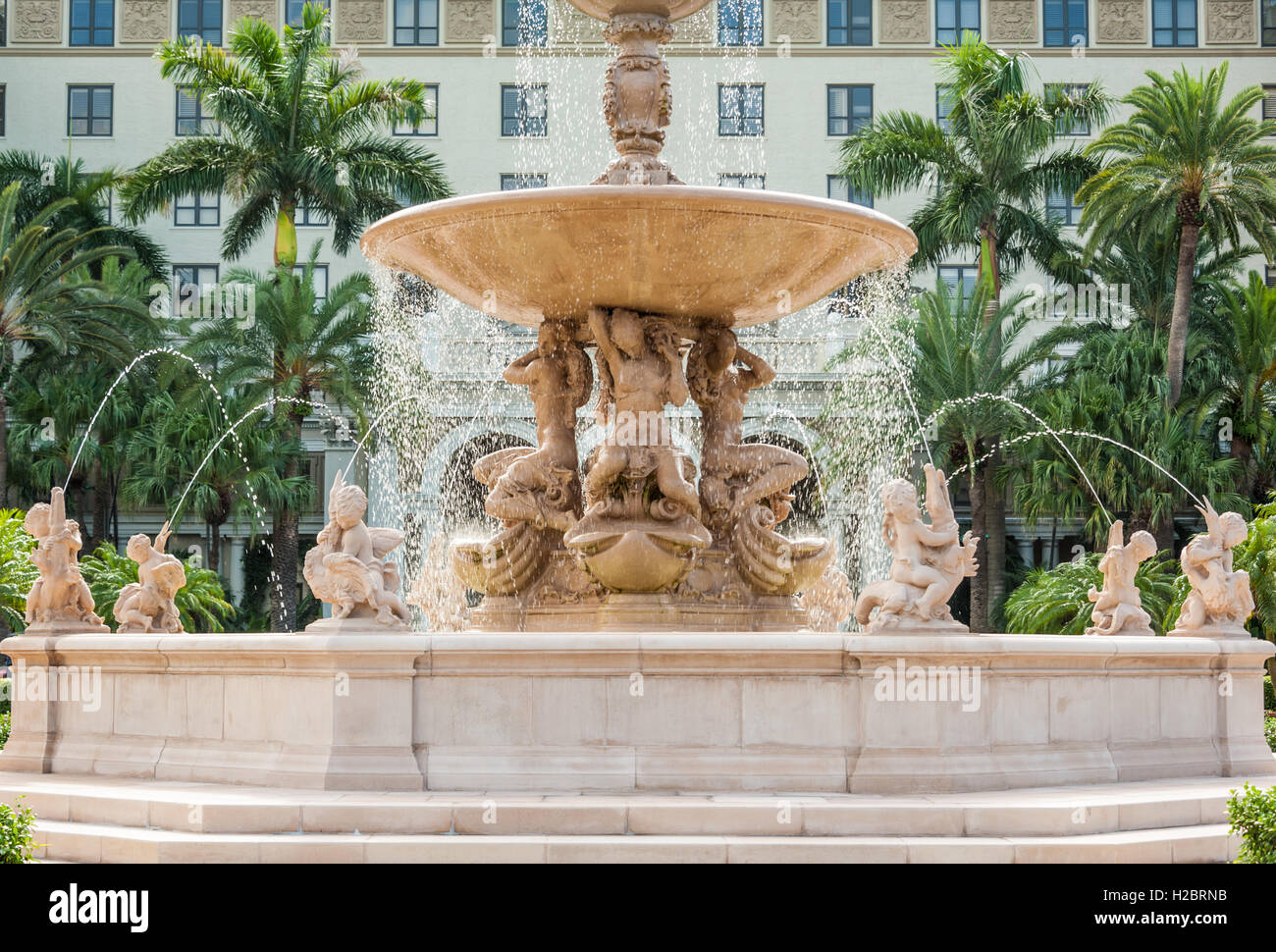 Brunnen im The Breakers, luxuriöse und historische Palm Beach, Florida Resort von Henry Morrison Flagler 1896 gegründet. (USA) Stockfoto