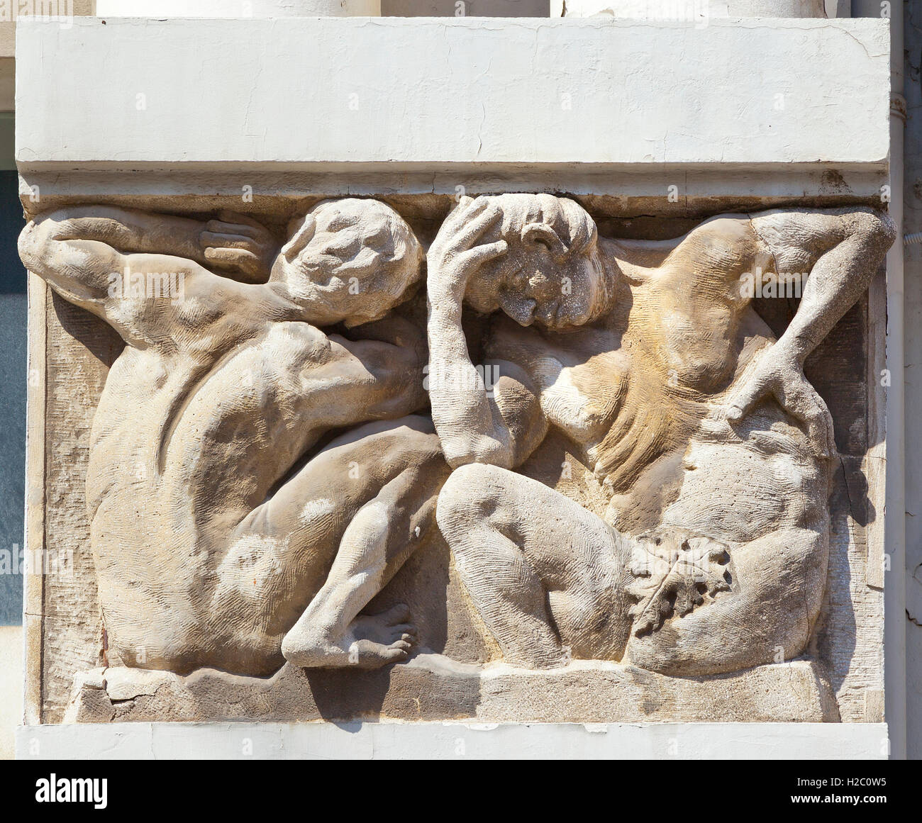 Stein, molding / carving, Adam mit Feigenblatt, Split, Kroatien Stockfoto