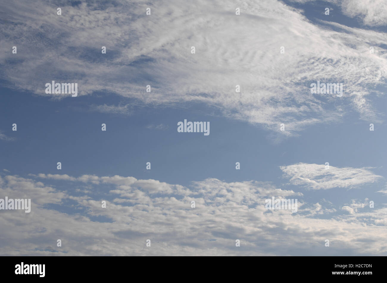 Cloud-Muster Blau Himmel Wolken Hintergrund Himmel himmlischen Licht klaren Tag Sonne Foto Frühling hohe weiße Meteorologie Sommerwetter Stockfoto