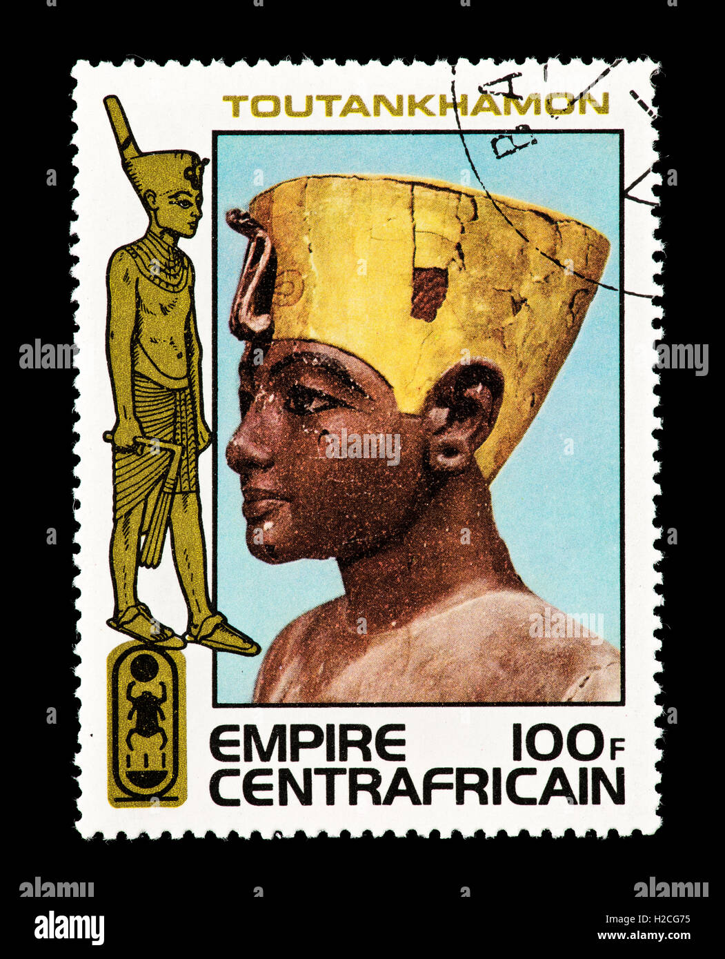 Briefmarke aus der Zentralafrikanischen Republik Darstellung König tragen Kronen von Ober- und Unterägypten aus Tutanchamuns Grab. Stockfoto
