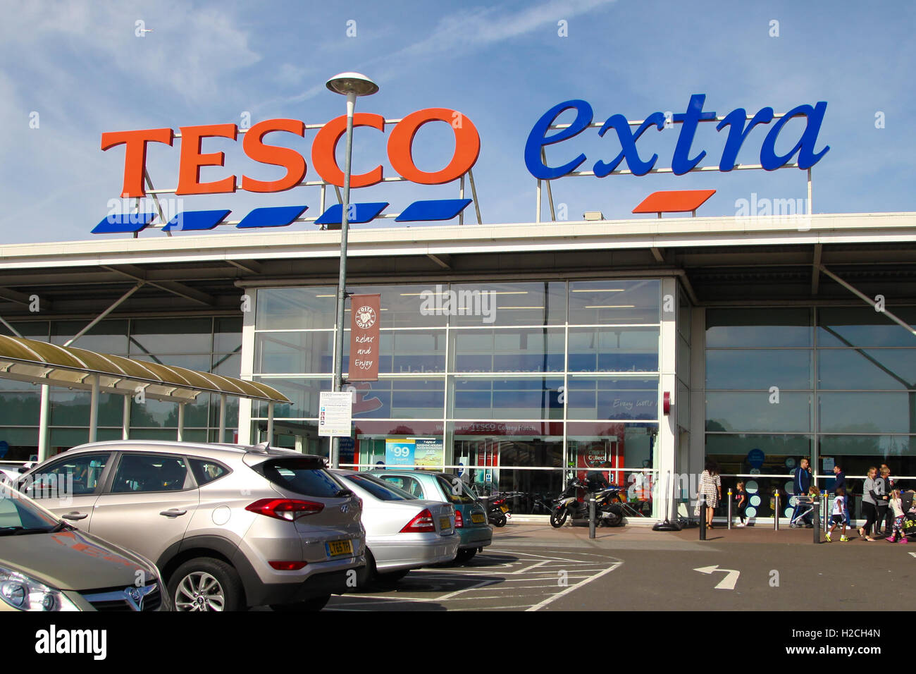 Extra Supermarkt Tesco, Nachbarschaft Luke Branch, Nord-London-England - 24. September 2016 Stockfoto