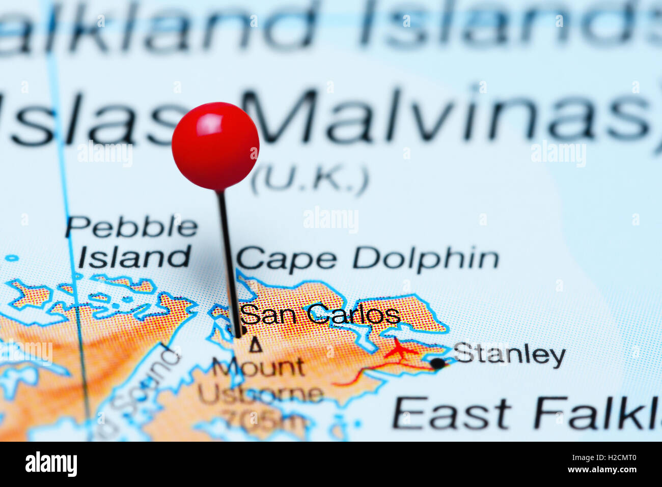 San Carlos, fixiert auf einer Karte von Falkland-Inseln Stockfoto