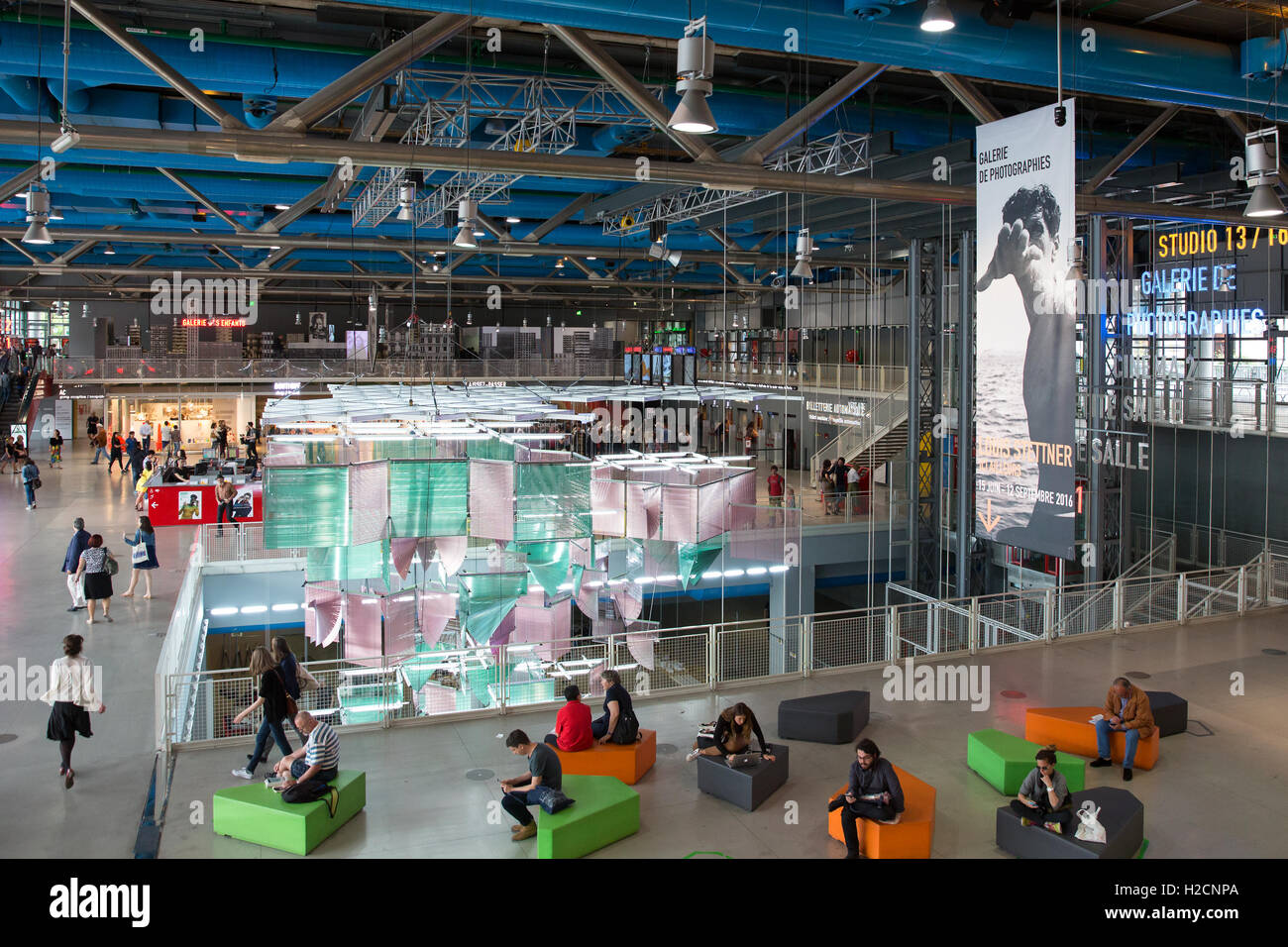 Das Innere des Centre Pompidou in Paris, Frankreich Stockfoto