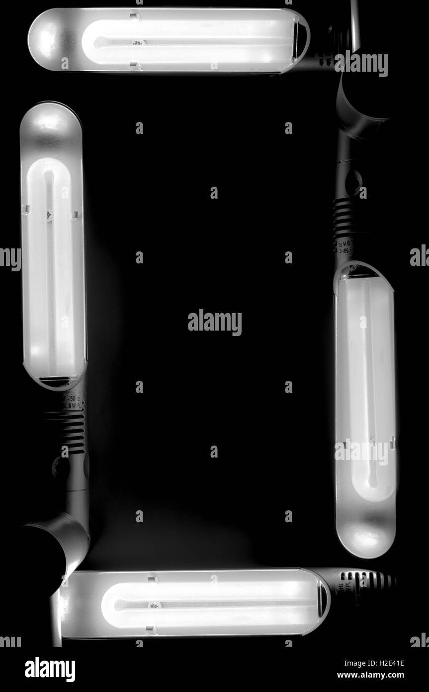 Leuchtende Neon-Rohrrahmen in schwarz / weiß Stockfoto