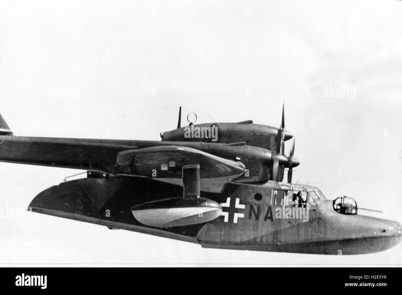 Das Bild der Nazi-Propaganda zeigt ein fliegendes Flugzeug, Typ Blohm & Voss BV 138 der deutschen Wehrmacht. Das Foto wurde 1942 veröffentlicht. Fotoarchiv für Zeitgeschichtee - KEIN KABELDIENST - | weltweite Nutzung Stockfoto