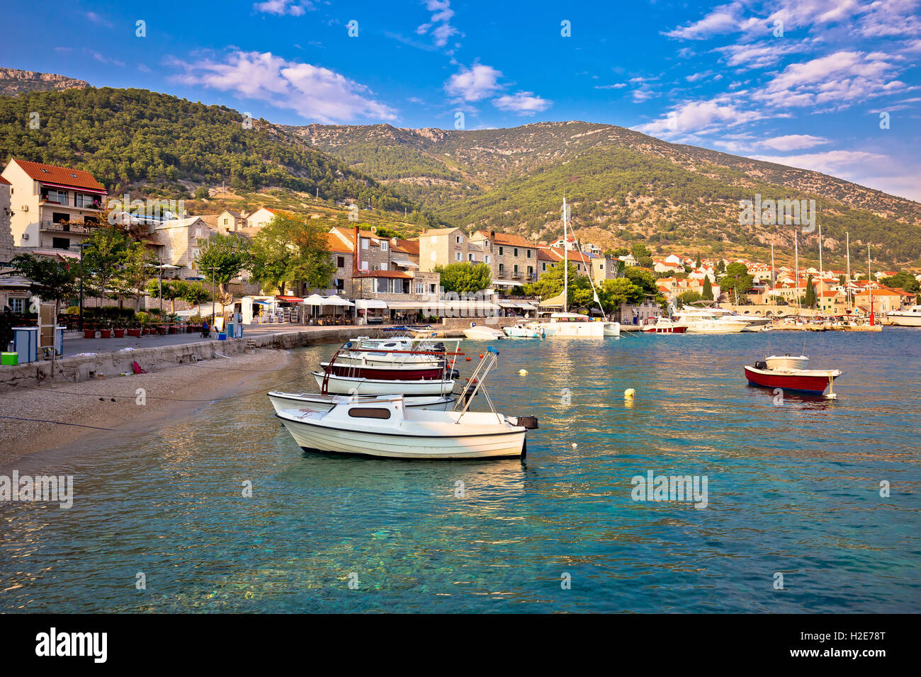 Stadt von Bol Hafen Blick, Insel Brac, Dalmatien, Kroatien Stockfoto
