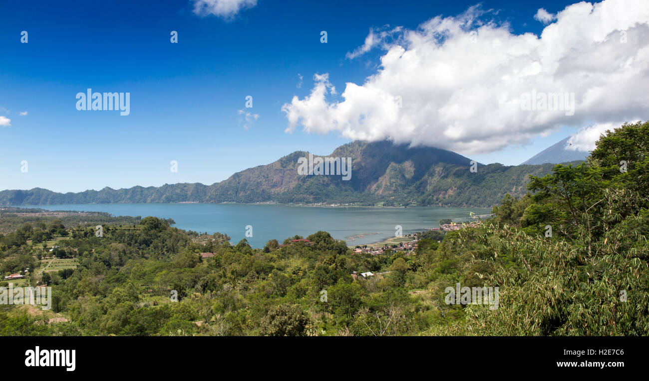 Indonesien, Bali, Kedisan, Gunung Batur, innere Kratersee und Seeufer-Siedlungen, Panorama Stockfoto