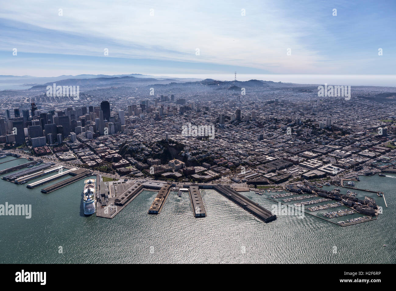 Luftaufnahme des San Francisco North Beach und Fishermans Wharf Gemeinschaften. Stockfoto