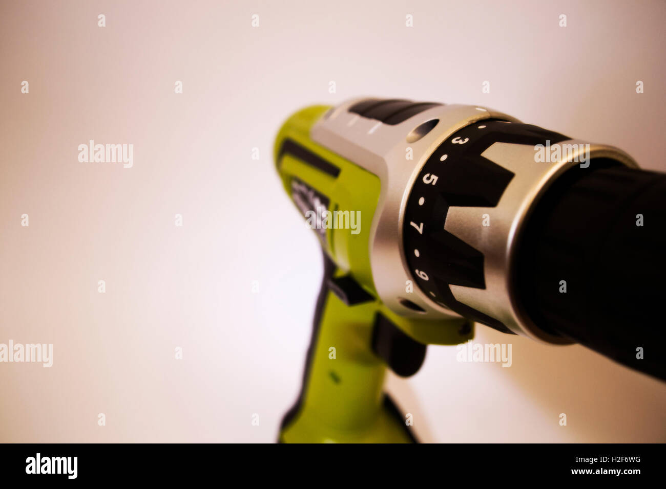 Grüne Bohr Maschine Closeup Bild mit weißem Hintergrund Stockfoto