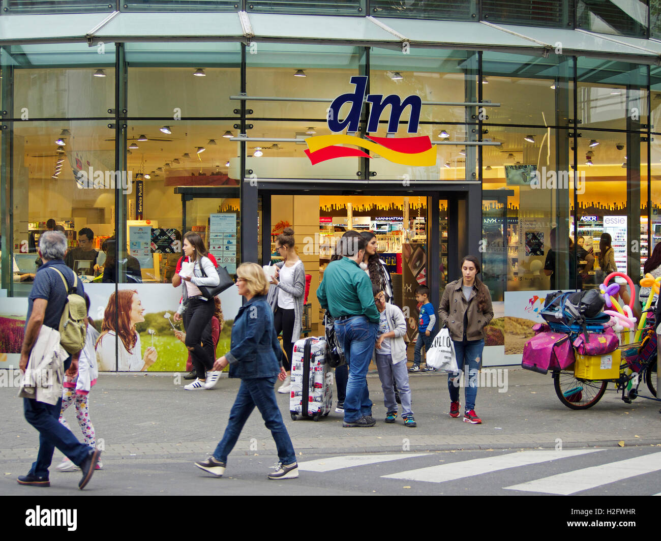 Deutsche Händler Shop-Drogeriekette DM Drogerie Markt in Köln, Deutschland Stockfoto