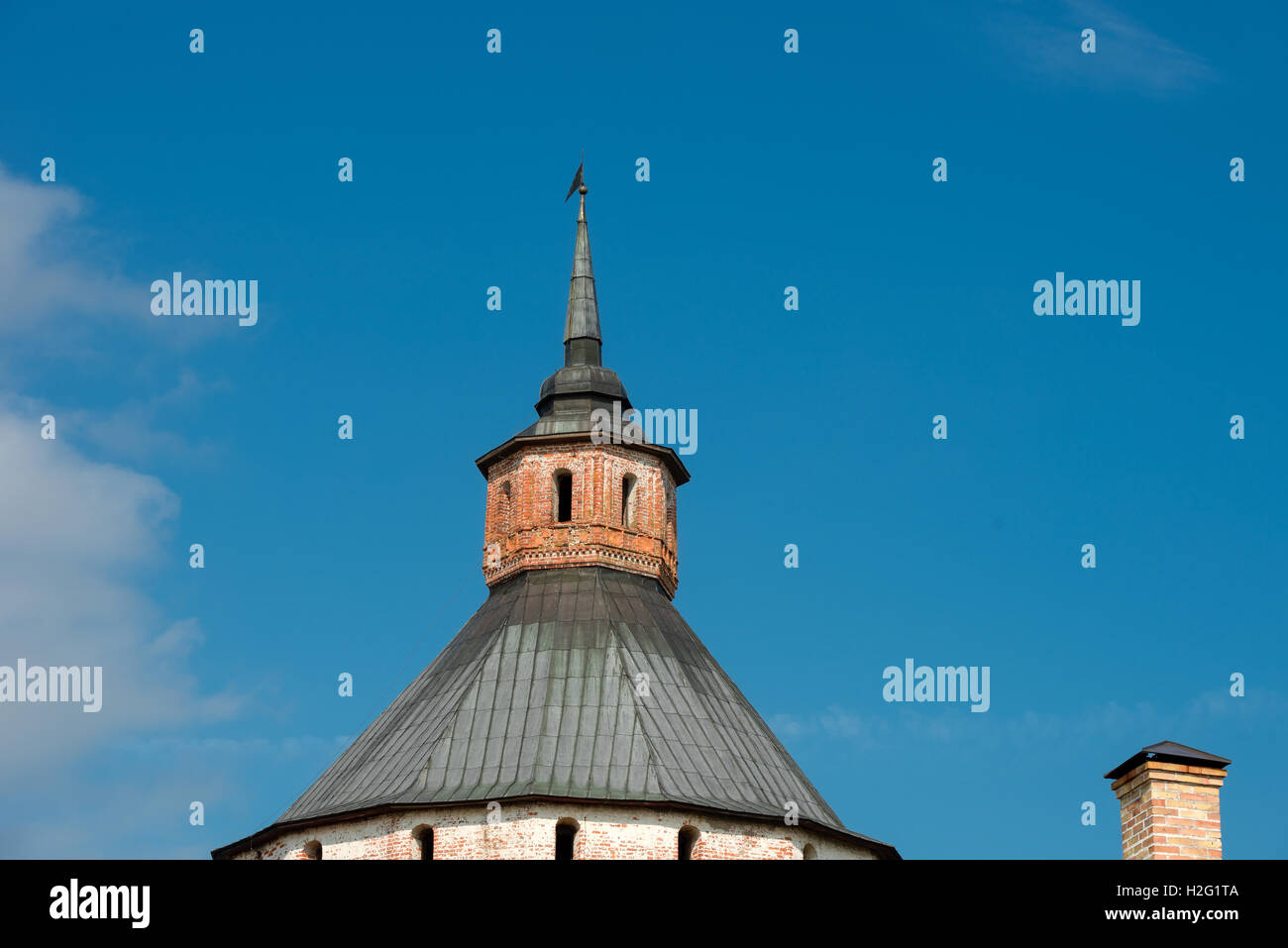 Die Turmspitze des Turmes Moskau (Ferapontov). Cyril-Beloserski-Kloster. Region Wologda, Kirillov, Russland Stockfoto