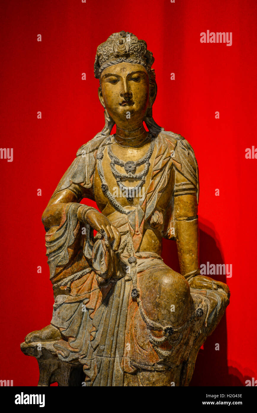 Antike Statue in der Ausstellung am Zentrum für Asiatische Kunst in der Dr. Helga Wall-Apelt Galerie am Ringling Museum der Kunst in Sarasota, FL, USA Stockfoto Antike Statue in der Ausstellung am Zentrum für Asiatische Kunst in der Dr. Helga Wall-Apelt Galerie am Ringling Museum der Kunst in Sarasota, FL, USA Stockfoto