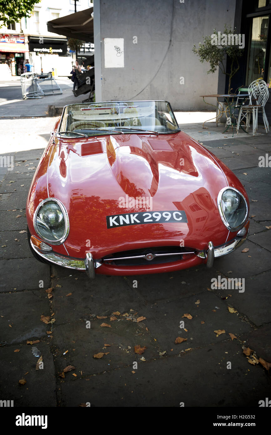 E-type Jaguar Classic British Sports Car rot. (BHZ) e. British Design Klassiker. Stockfoto