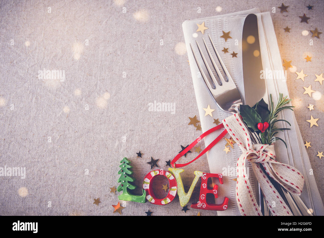 Weihnachten Tischdekoration Ort kopieren Urlaub Raum Lichterkette toning-Hintergrund Stockfoto