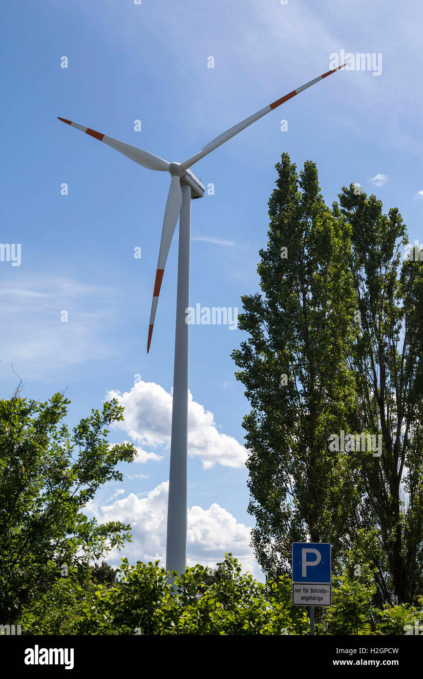 Eine elektrische Windkraftanlage in Polen. Stockfoto