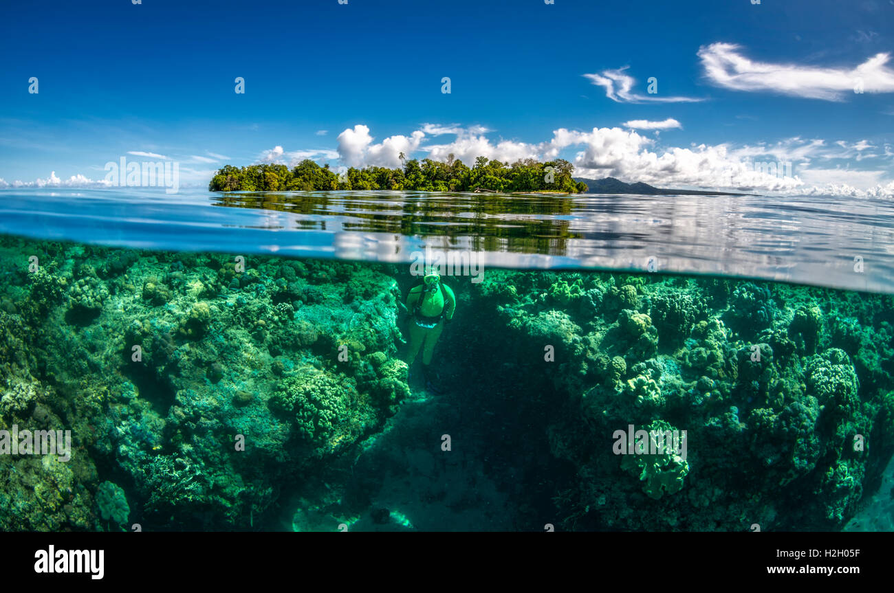 Split Image Schuss des Pazifischen Ozeans tropische Insel Stockfoto
