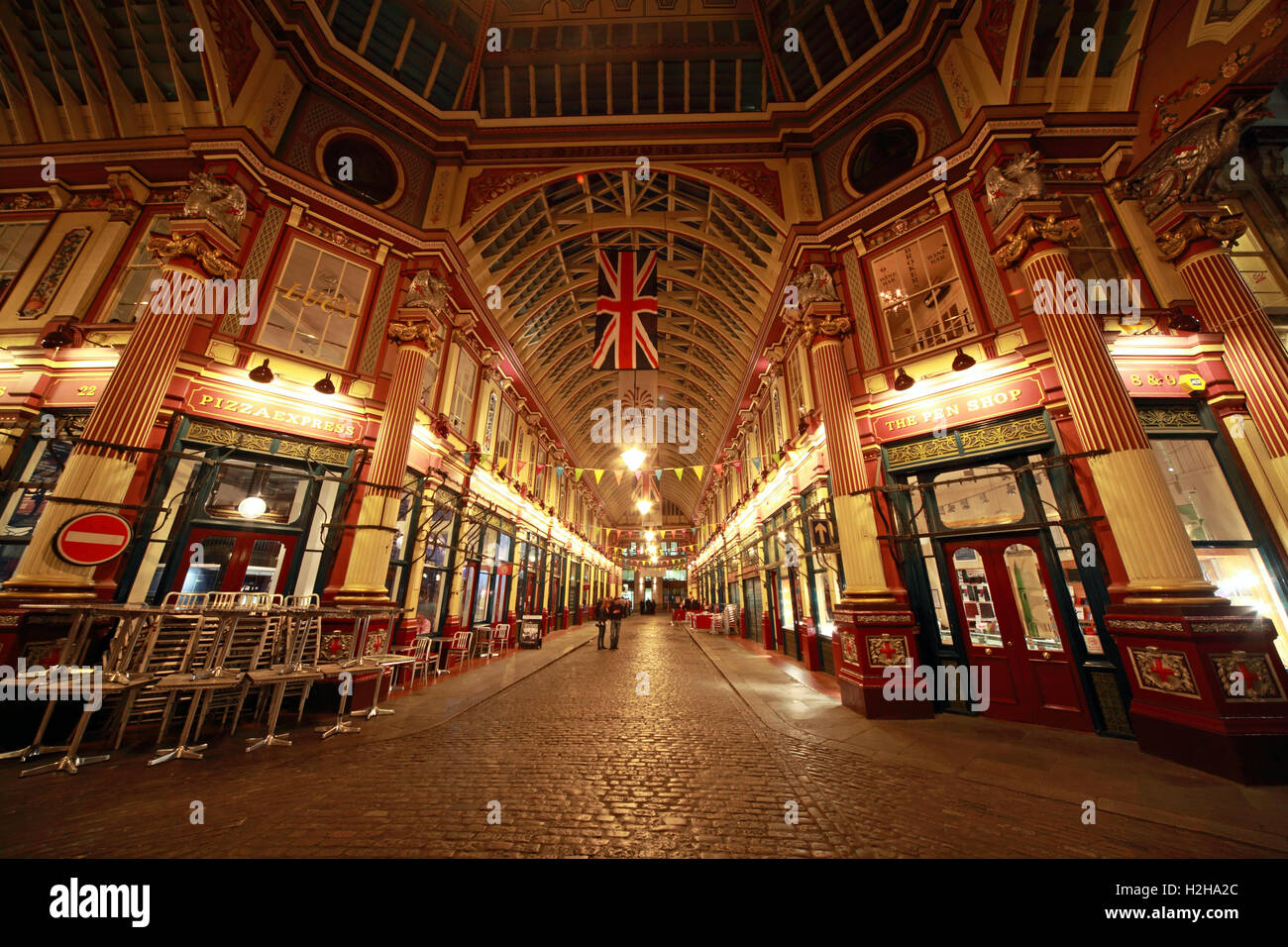 Leadenhall Market in der Nacht, City Of London, England, UK - Panorama Stockfoto