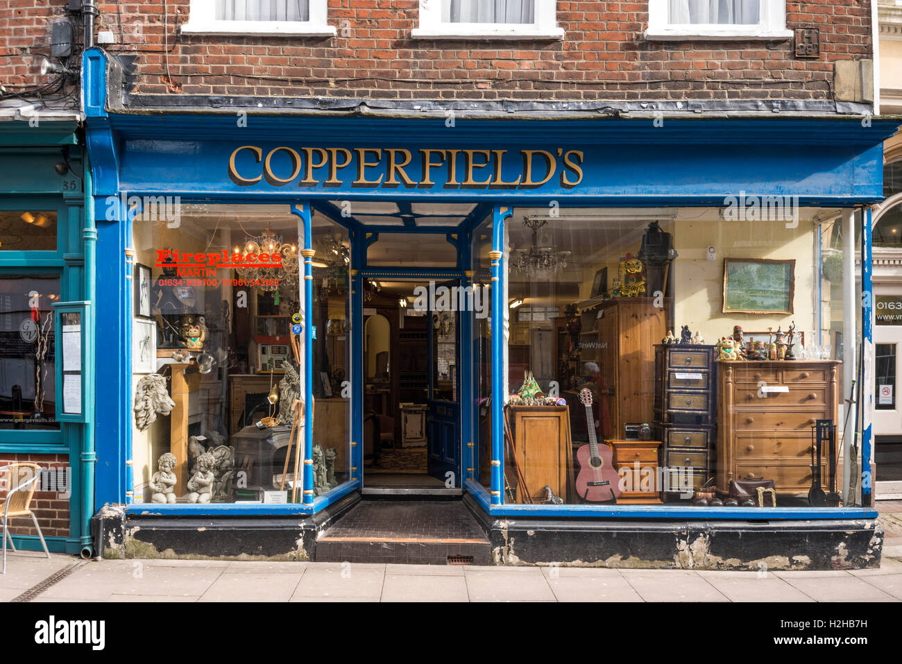 Copperfield gebrauchte Möbel Shop, Rochester, Kent, UK Stockfoto