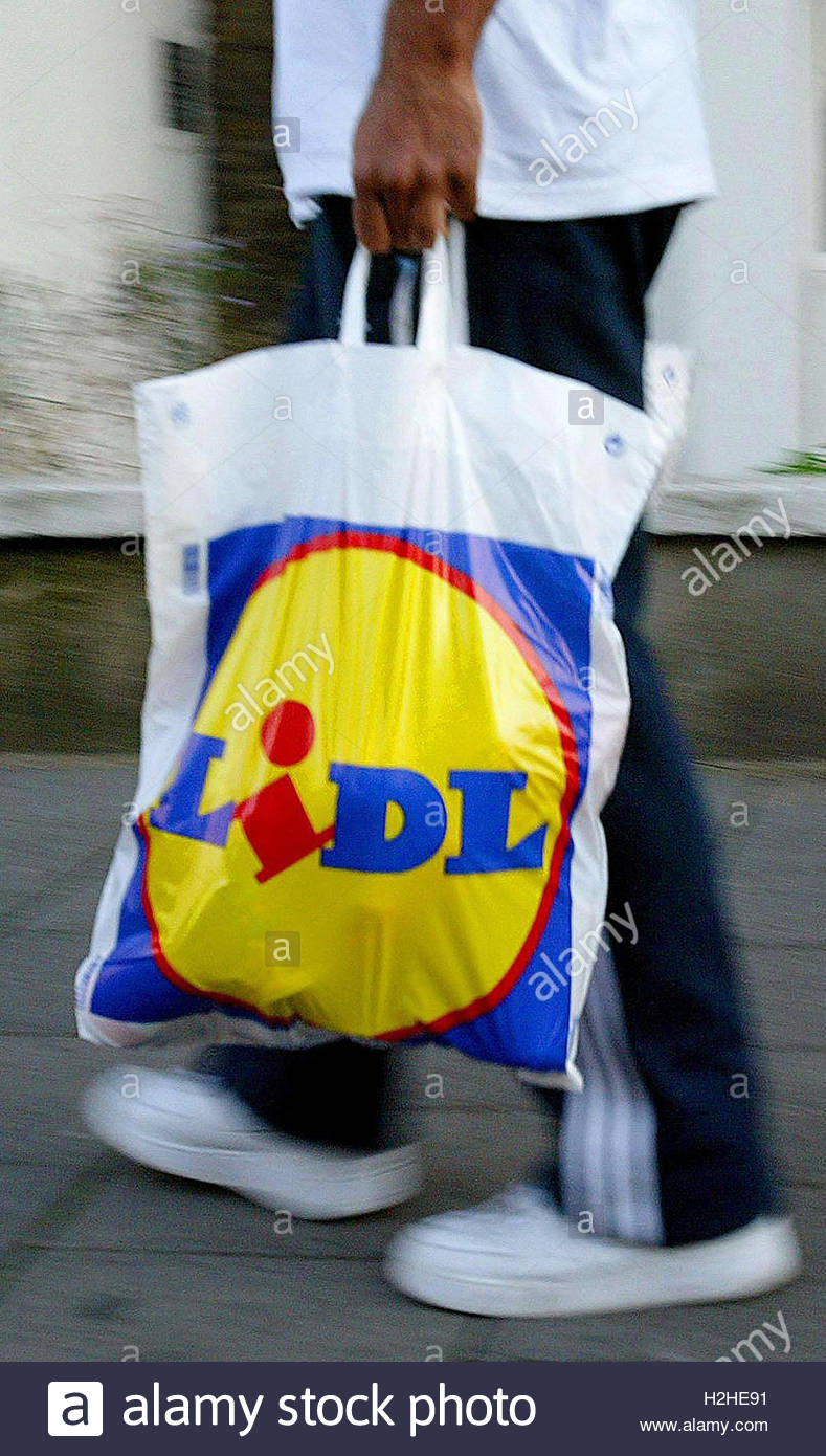 Lidl Plastic Bag Stockfotos & Lidl Plastic Bag Bilder Alamy