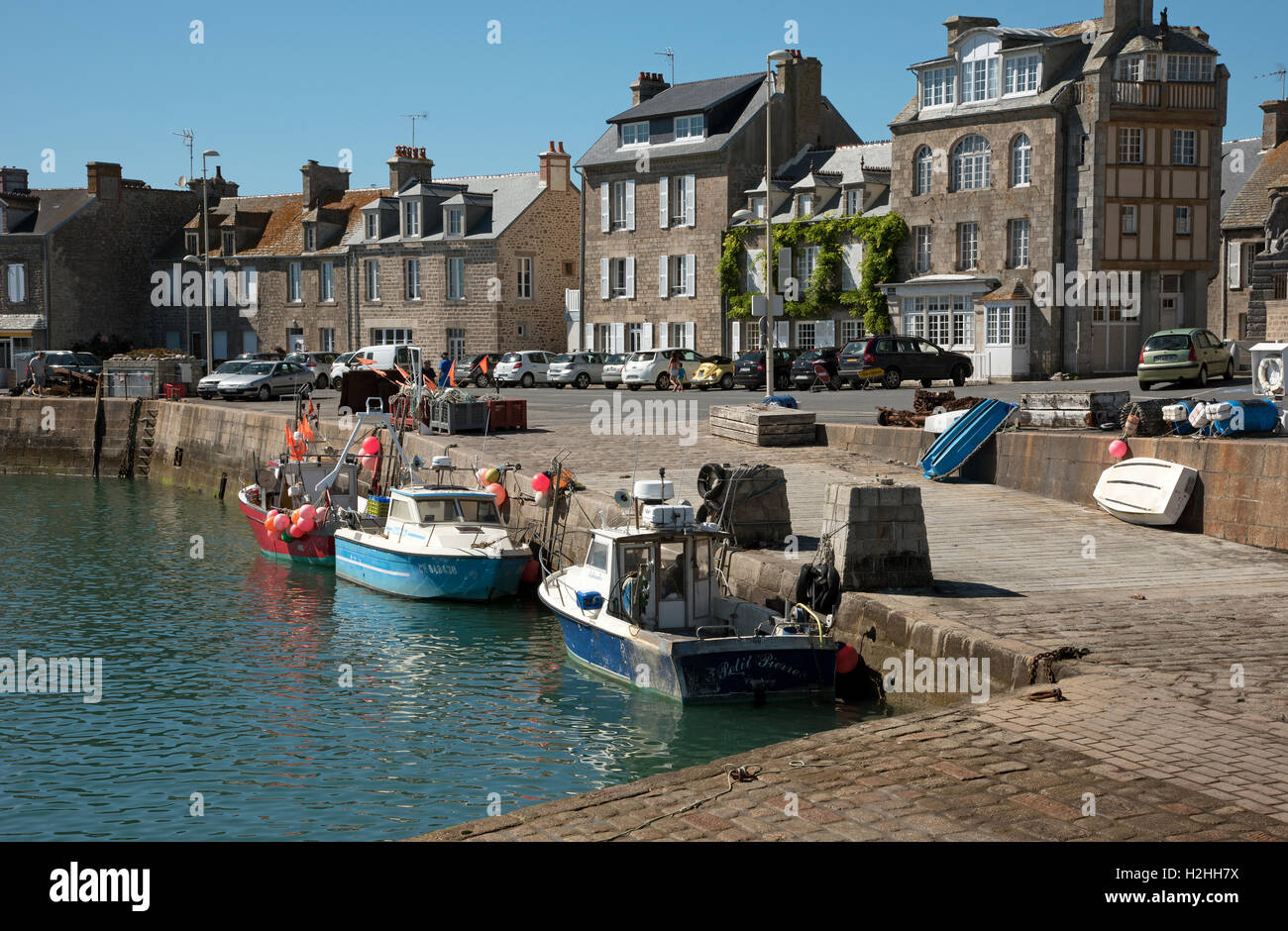 Die Küstenstadt Gemeinde von Barfleur im Nordwesten Frankreichs Normandie. Stockfoto