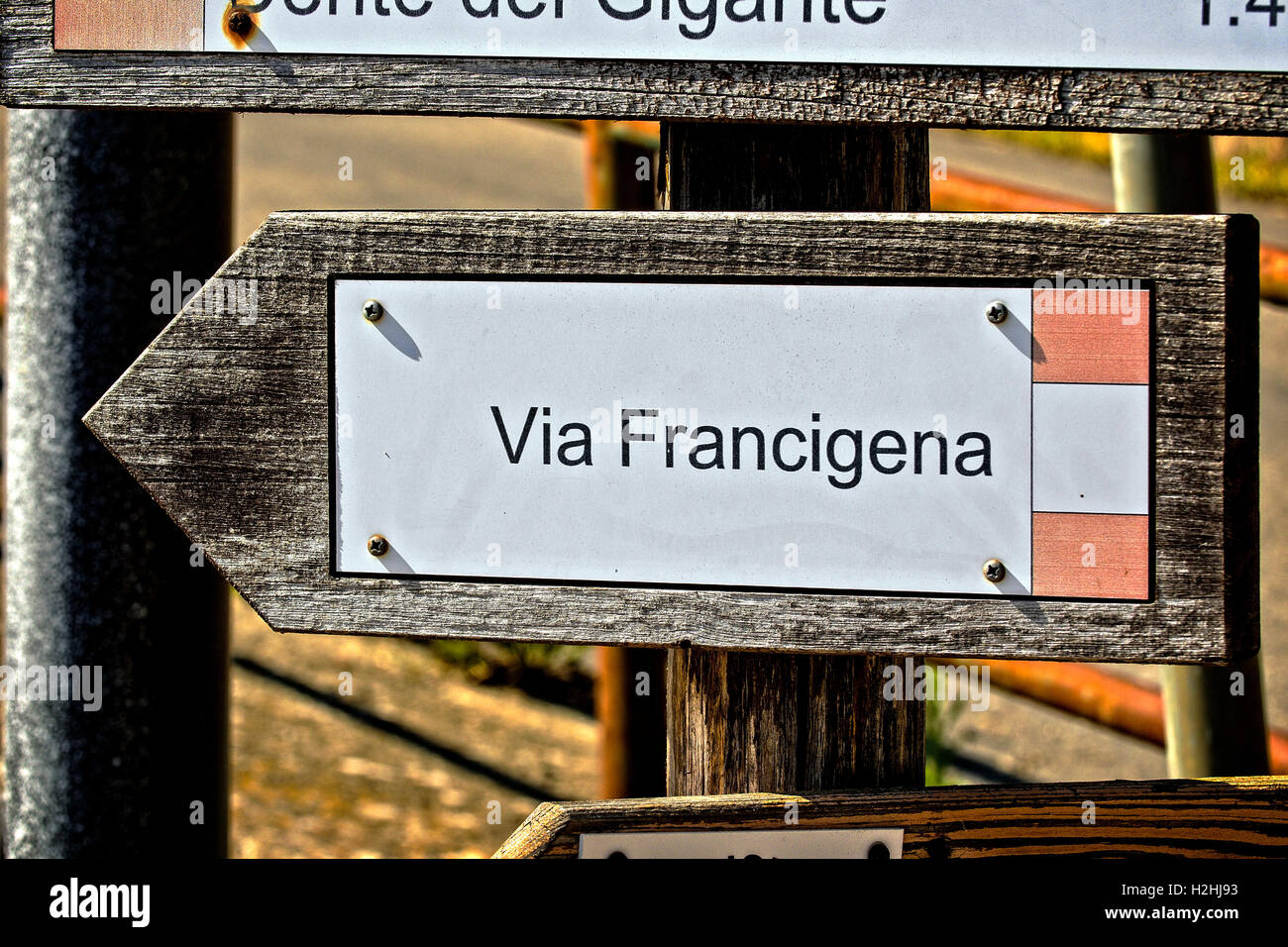 Italien Emilia Romagna Francigena Weg - Cassio Signal Weg - Via Francigena Wege Schild Stockfoto