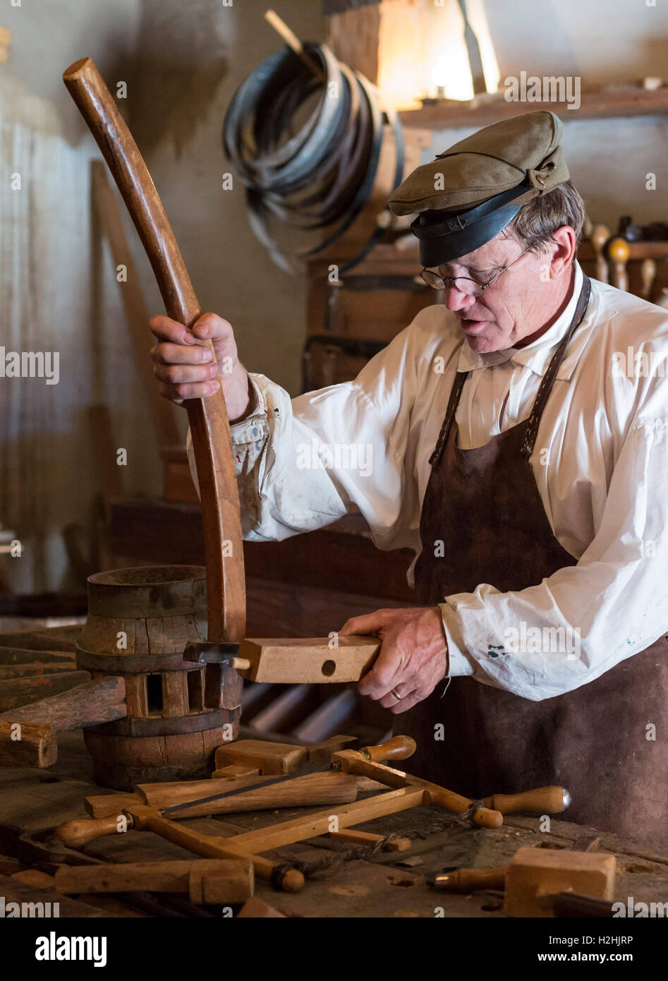 La Junta, Colorado - Wagon Wheel Repair bei Bent es Old Fort National Historic Site. Stockfoto