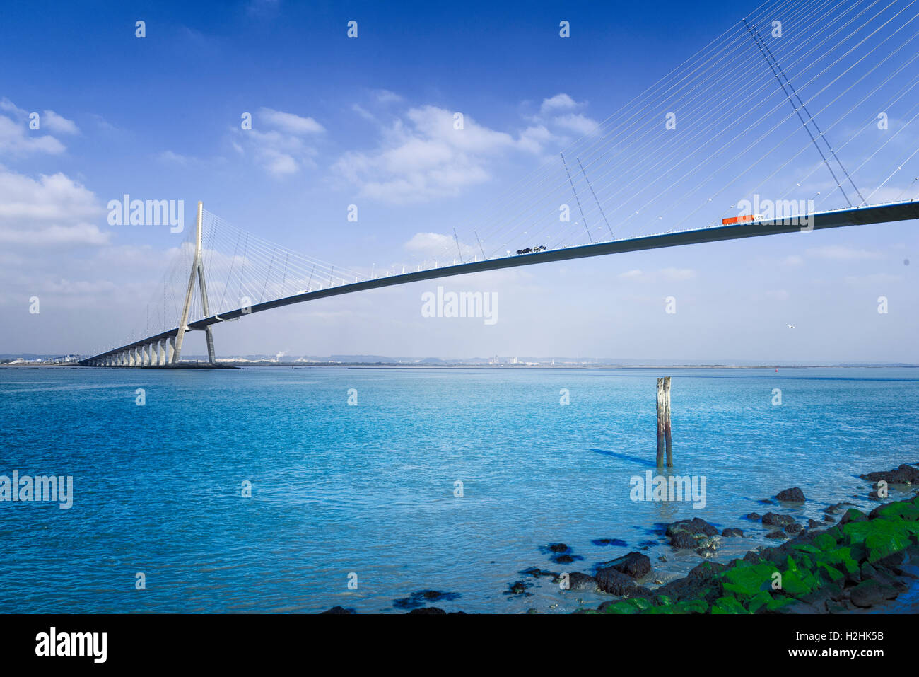 Blick auf den pont de normandie -Fotos und -Bildmaterial in hoher ...