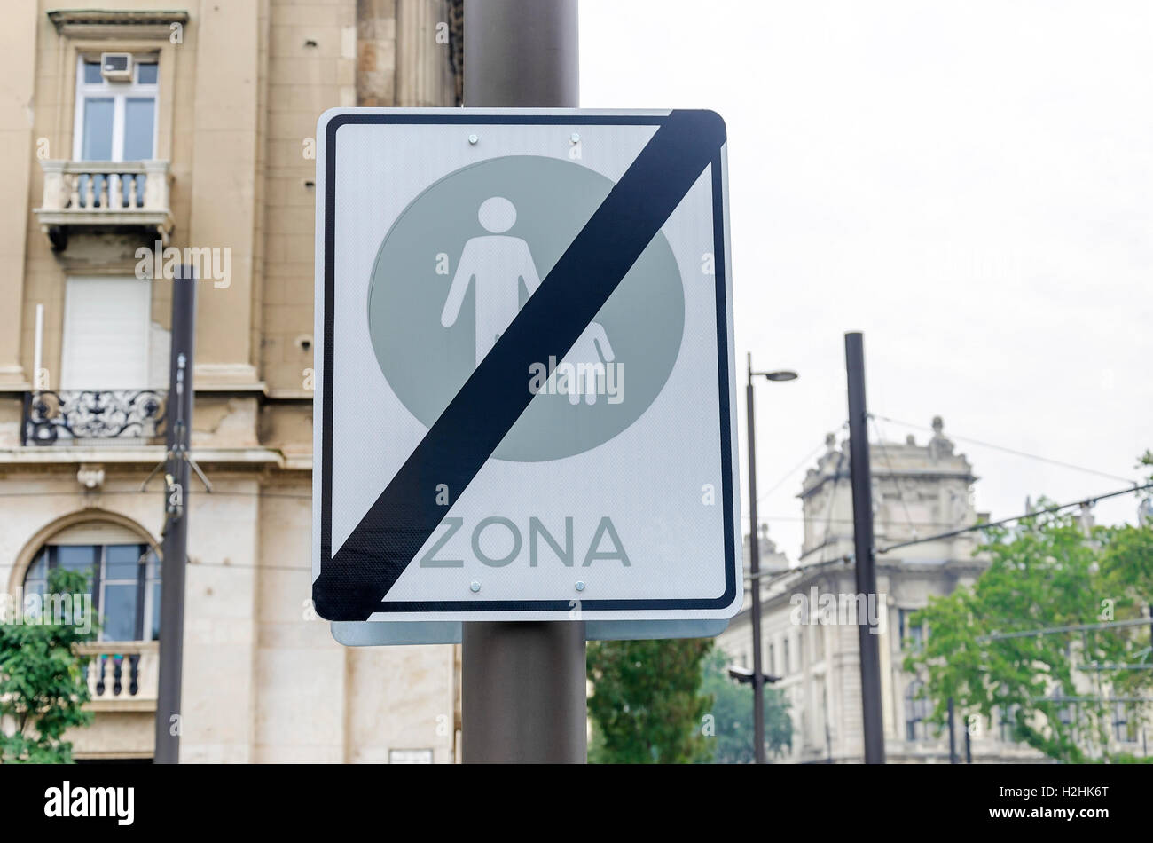 Zeichen des Verbots der Bewegung der Fußgänger. Stockfoto