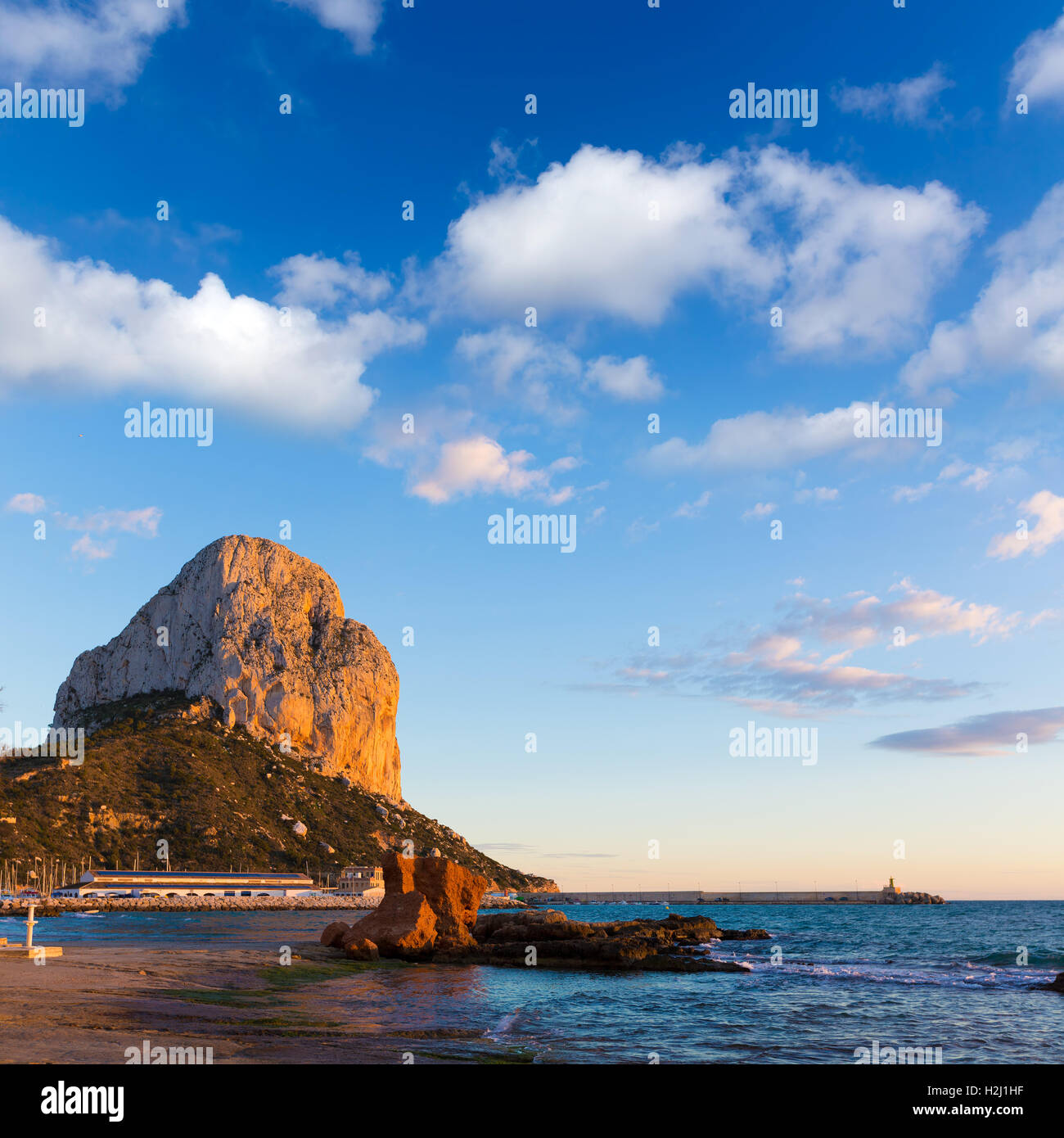 Calpe Alicante Sonnenuntergang am Strand Cantal Roig in Spanien Stockfoto