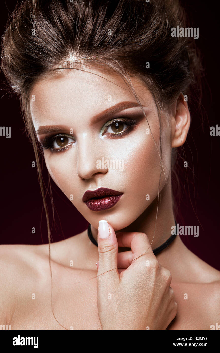 Portrait der schönen Frau mit hellen make-up Stockfoto