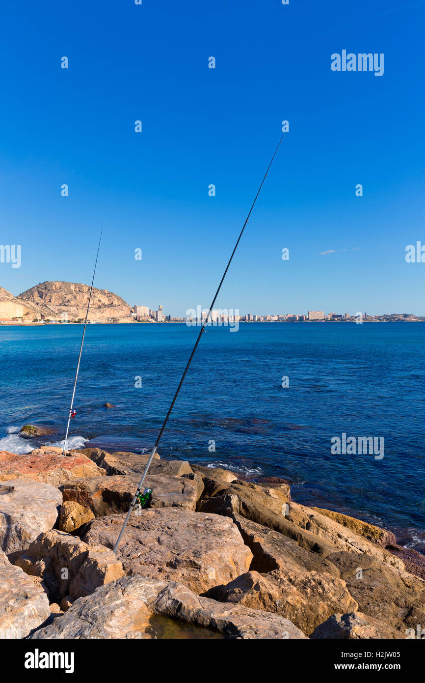 Alicante und San Juan Angeln in Wellenbrecher in Spanien Stockfoto